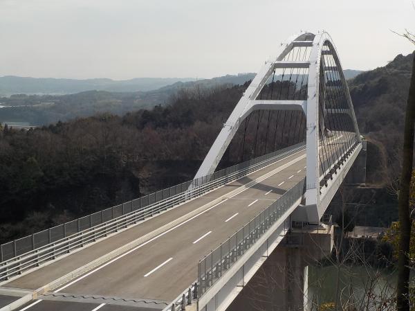 石山天空橋